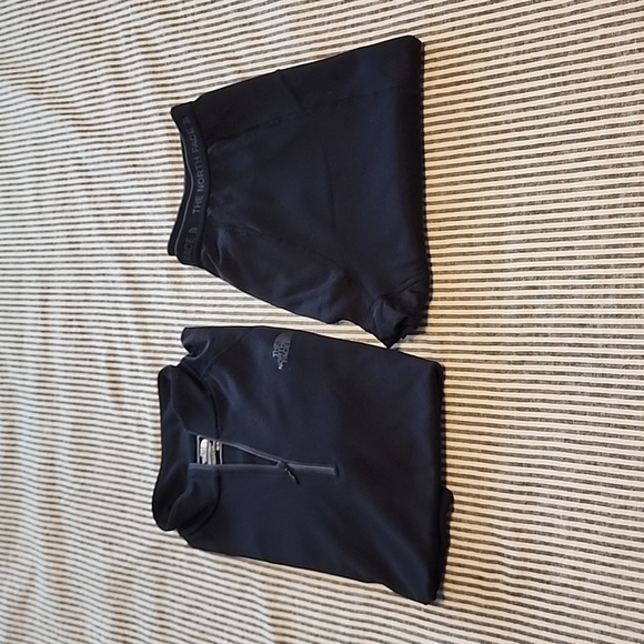 The North Face Men's Baselayer Top and Bottom - Size Medium - Picture 2 of 2